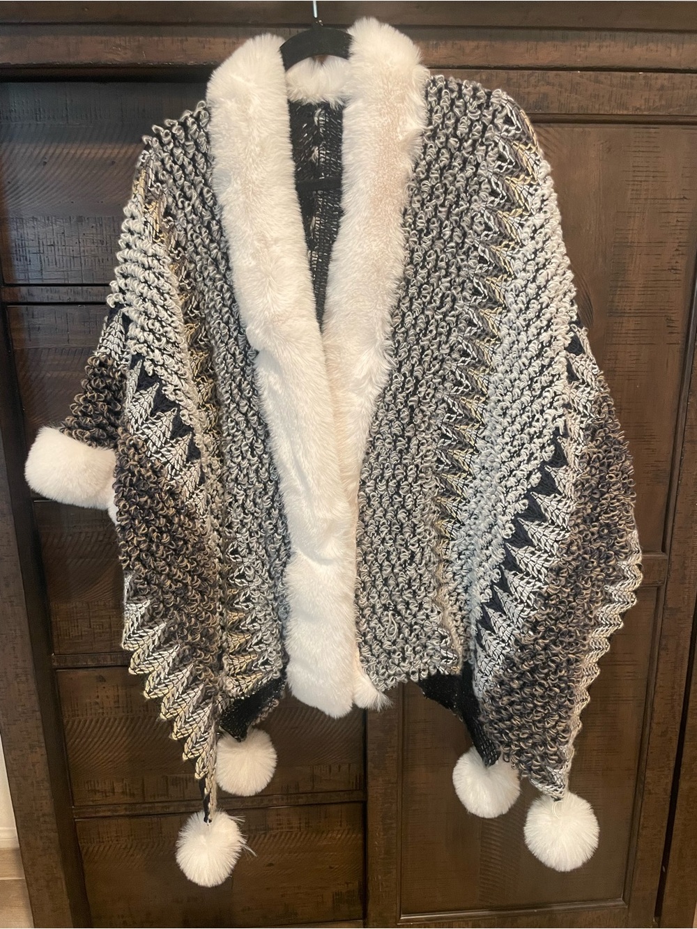 Cozy Knit Poncho Shrug with Faux Fur Trim - Cream & Gray
